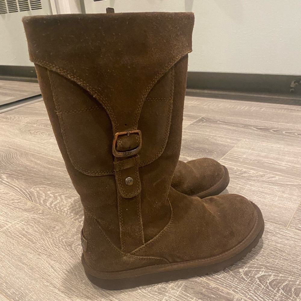 Brown tall Uggs with side zipper